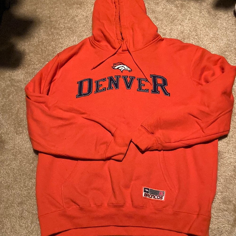 Mens Denver Broncos sweatshirt-Large. Like new!